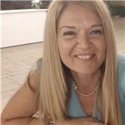 Laureata in giurisprudenza e con maturità classica impartisce lezioni di italiano